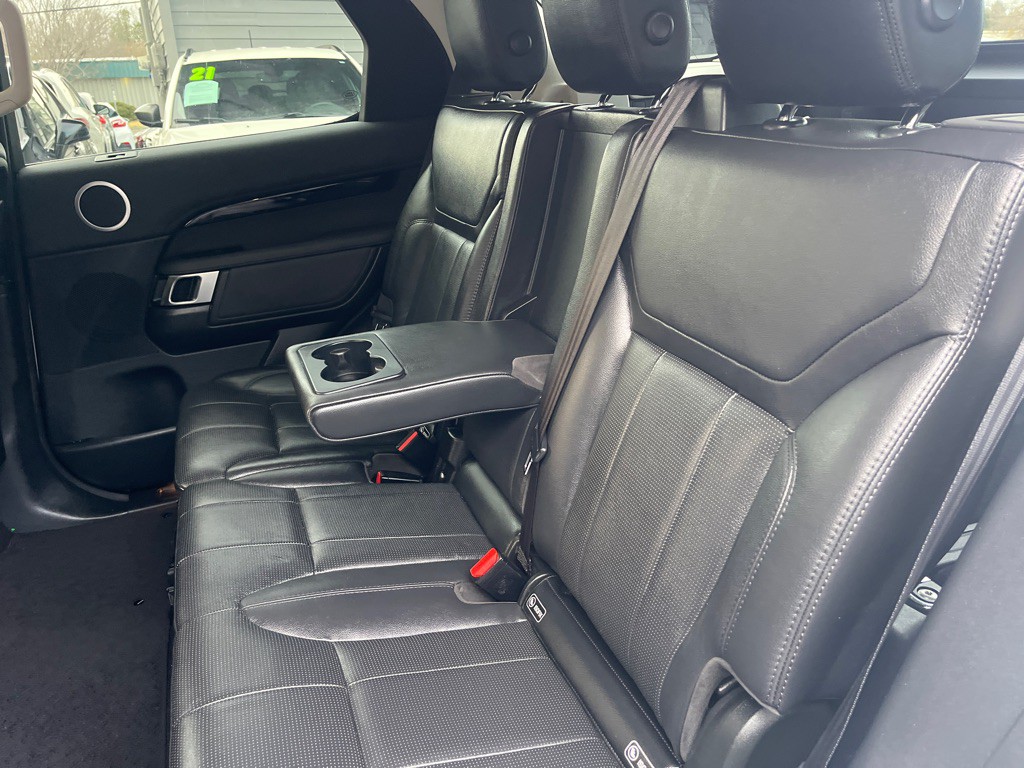 2020 Land Rover Discovery Image 8