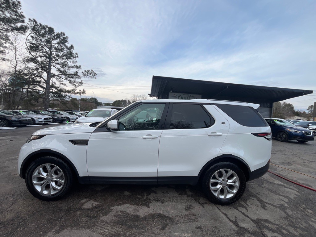 2020 Land Rover Discovery Image 10