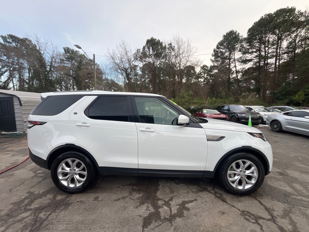 2020 Land Rover Discovery Image 11