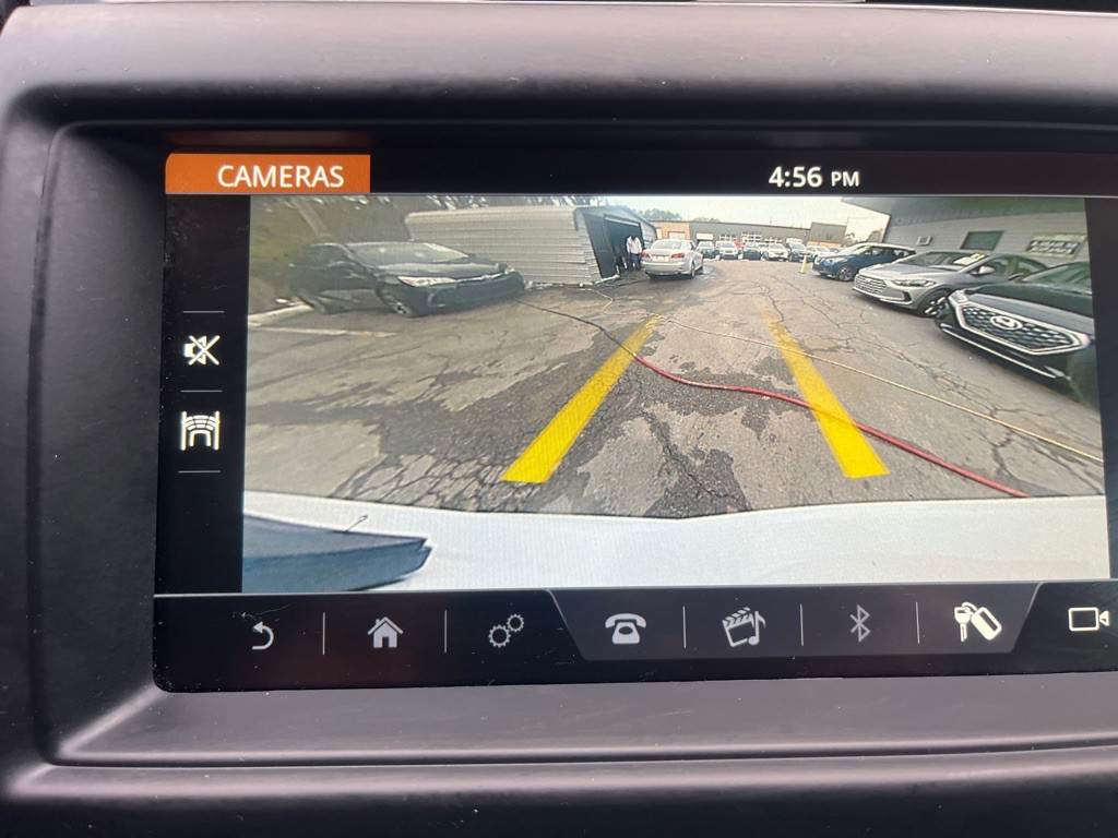 2020 Land Rover Discovery Image 20