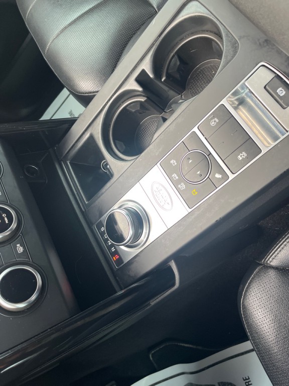 2020 Land Rover Discovery Image 21