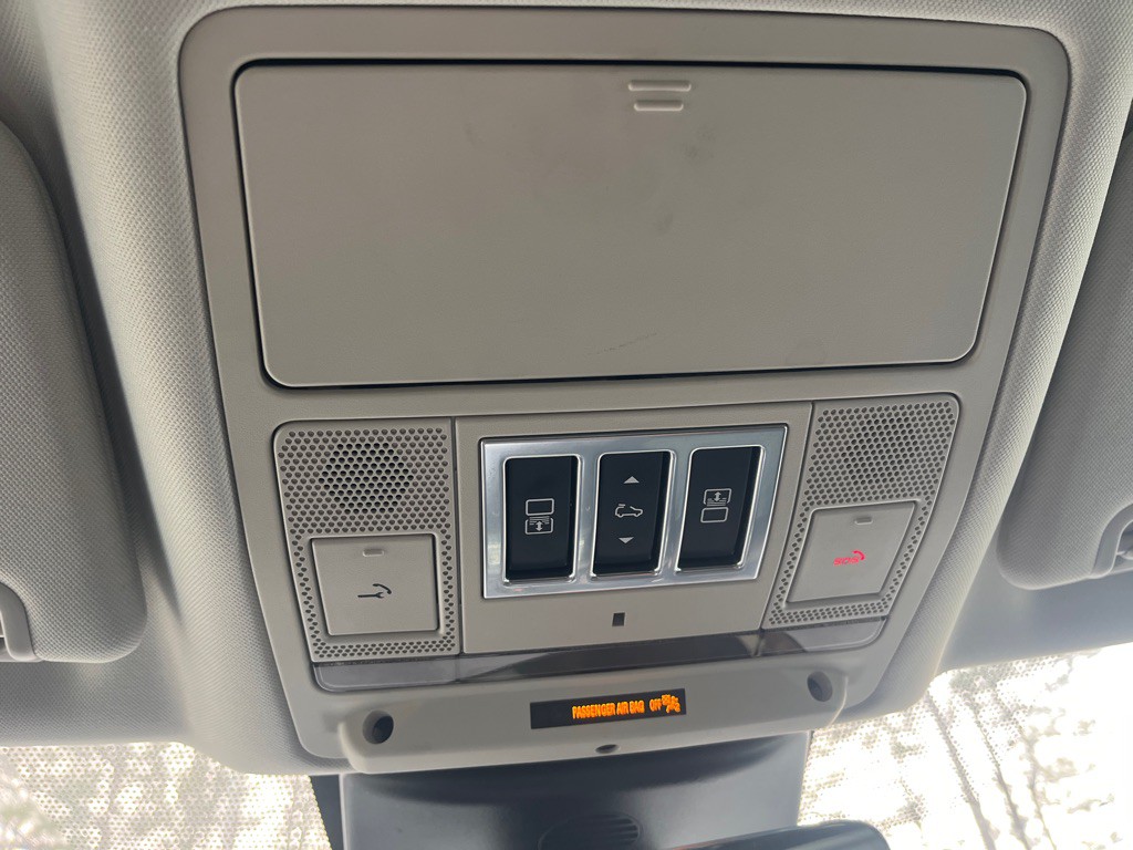 2020 Land Rover Discovery Image 24