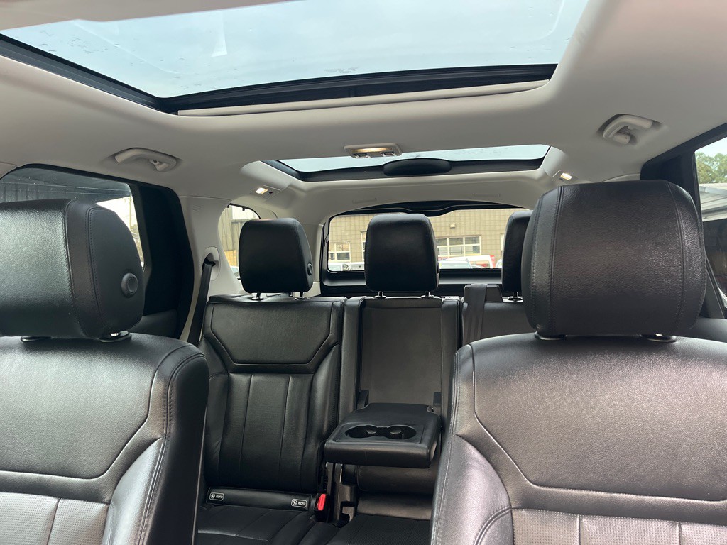 2020 Land Rover Discovery Image 26