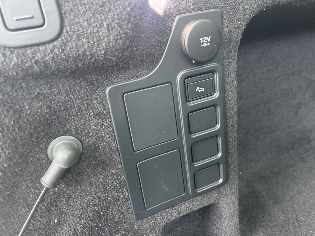 2020 Land Rover Discovery Image 29