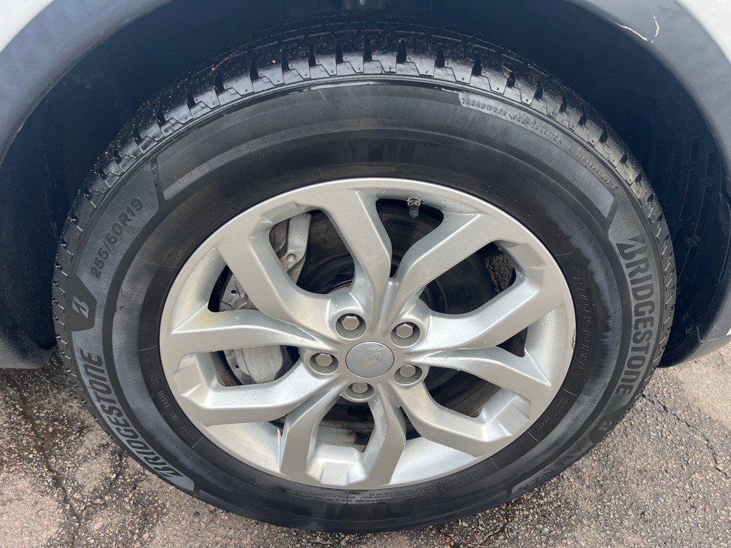 2020 Land Rover Discovery Image 35