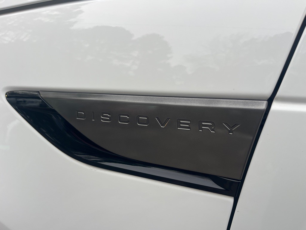 2020 Land Rover Discovery Image 40