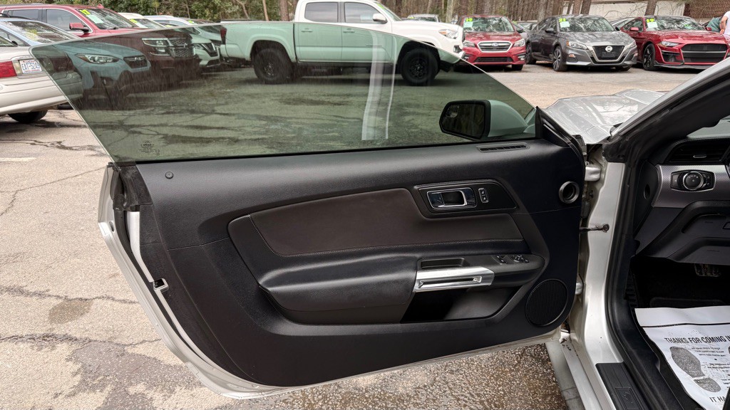 2017 Ford Mustang Image 11