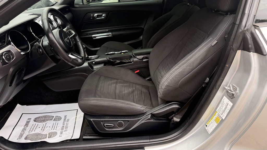 2017 Ford Mustang Image 13