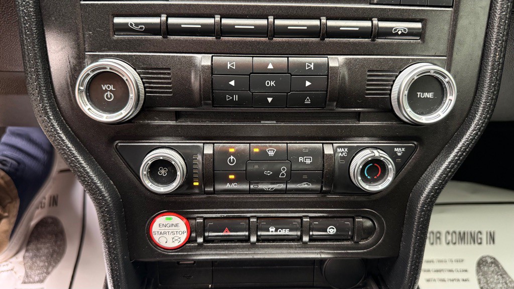 2017 Ford Mustang Image 19