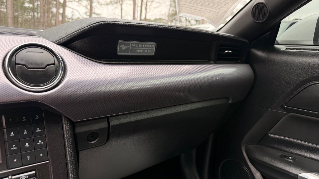 2017 Ford Mustang Image 20