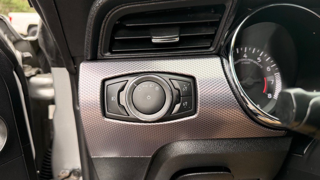 2017 Ford Mustang Image 23