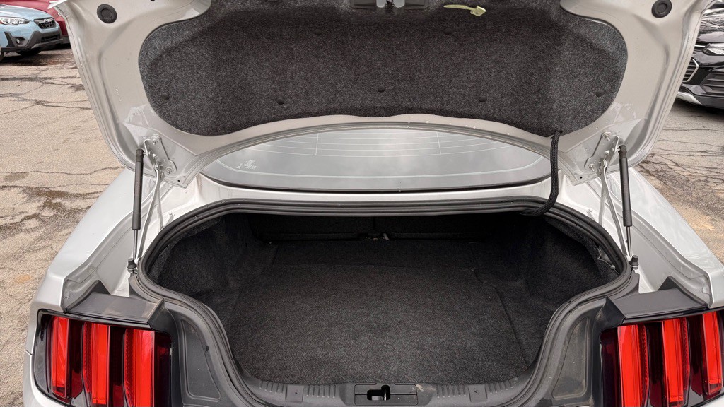 2017 Ford Mustang Image 27