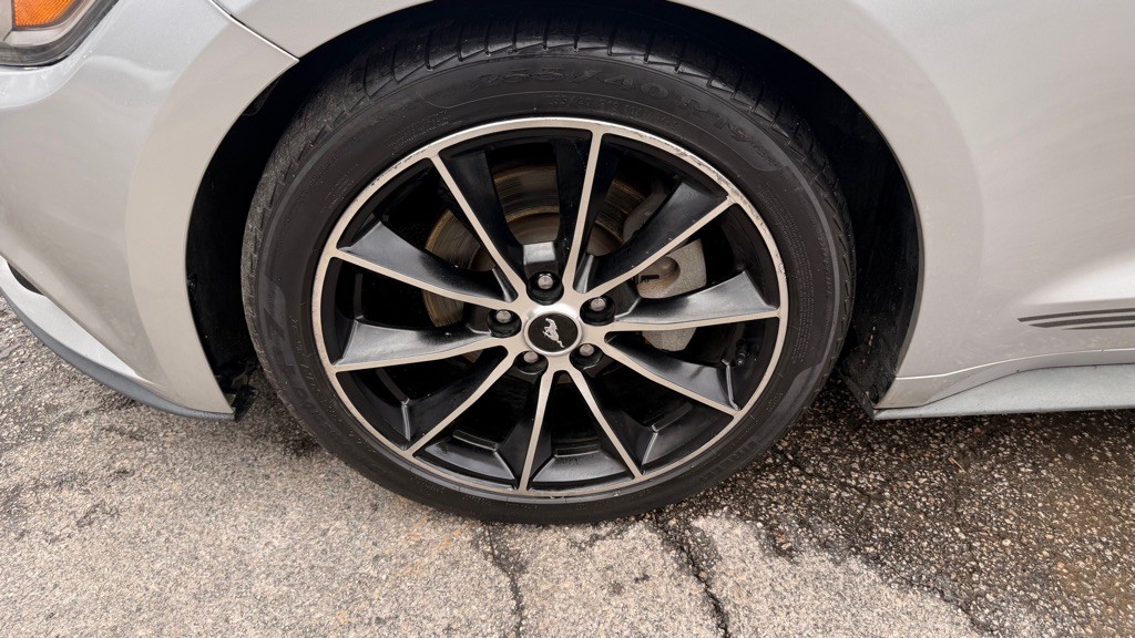 2017 Ford Mustang Image 33