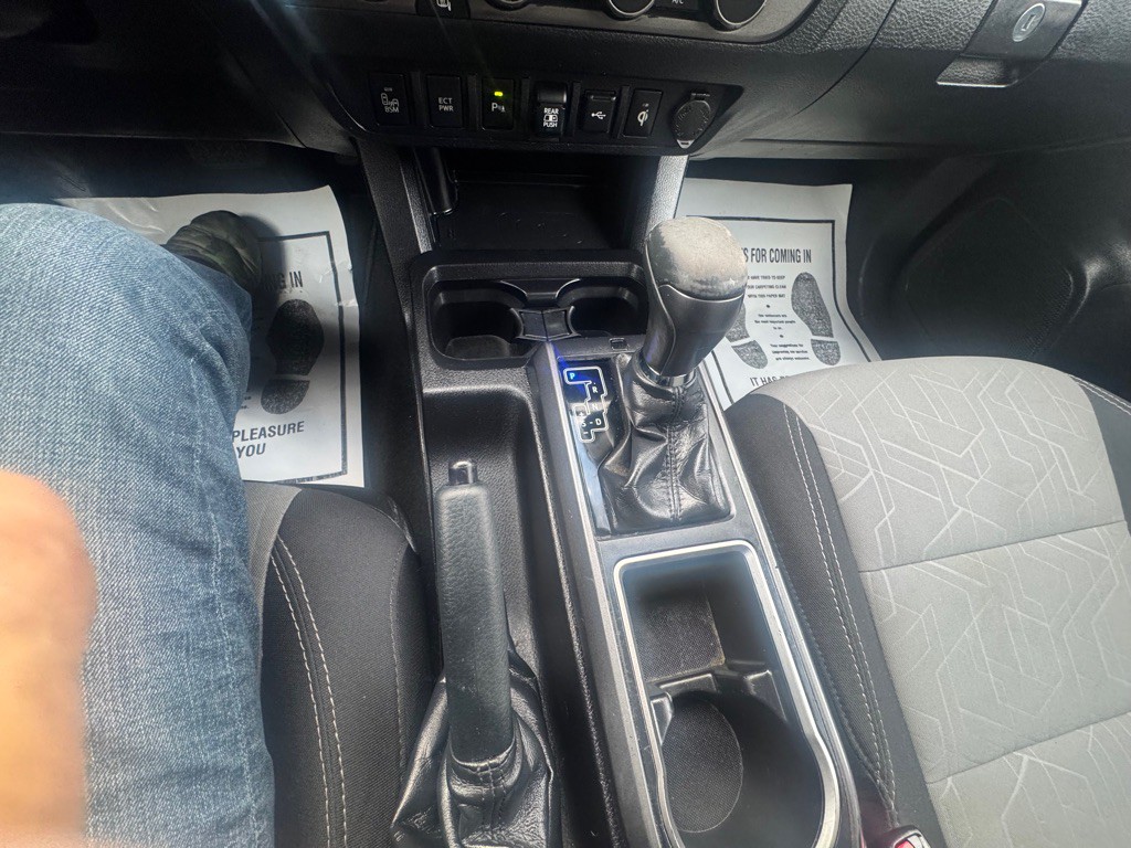 2021 Toyota Tacoma Image 23