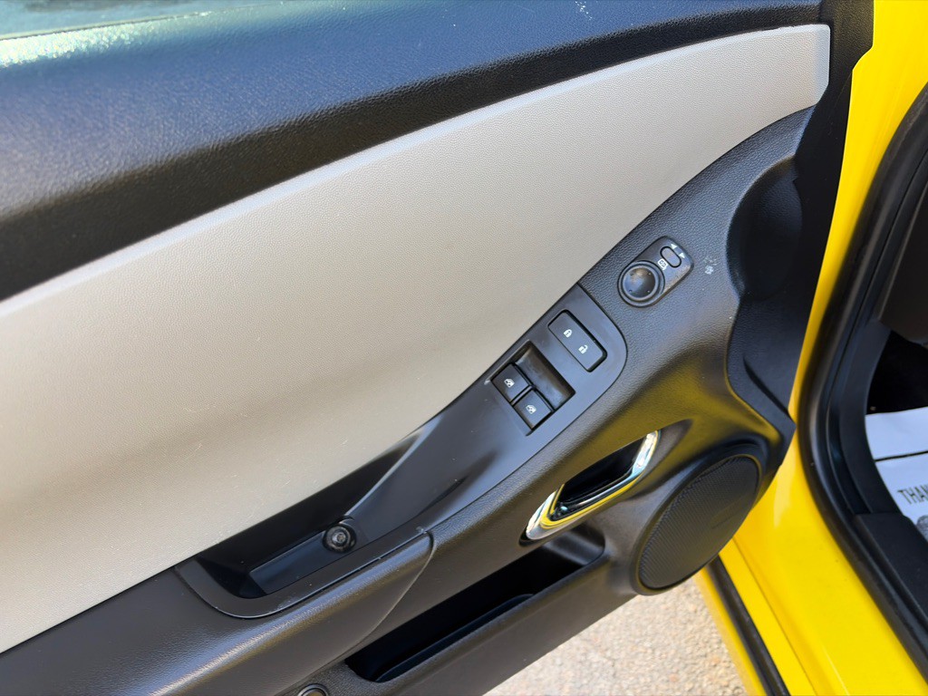 2014 Chevrolet Camaro Image 8