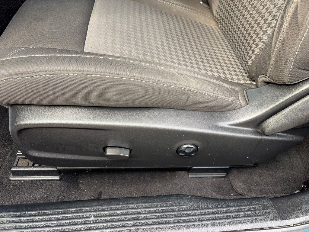 2021 Dodge Challenger Image 12