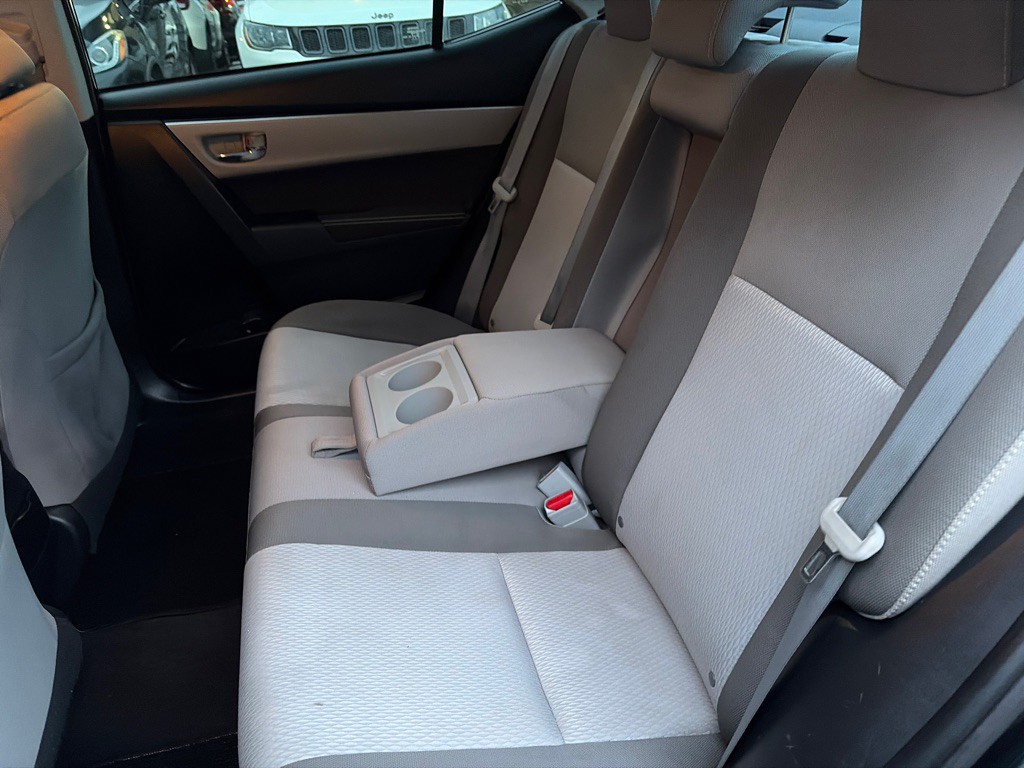 2017 Toyota Corolla Image 8