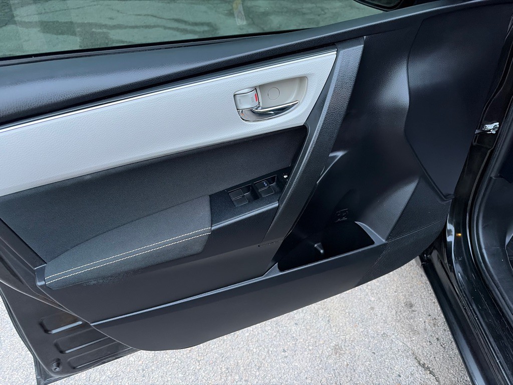 2017 Toyota Corolla Image 9