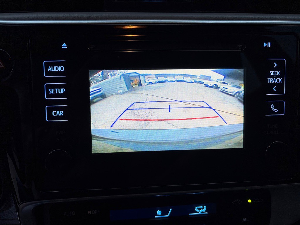 2017 Toyota Corolla Image 16