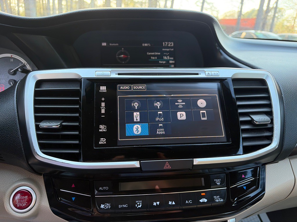 2016 Honda Accord Image 14