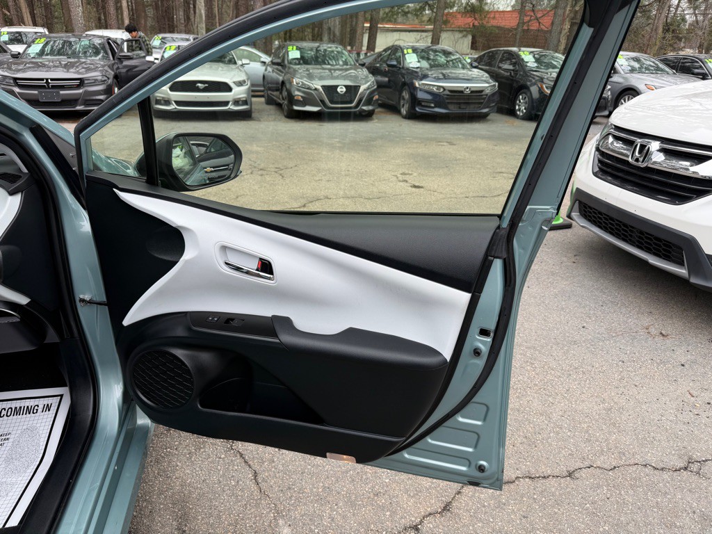 2021 Toyota Prius Image 36