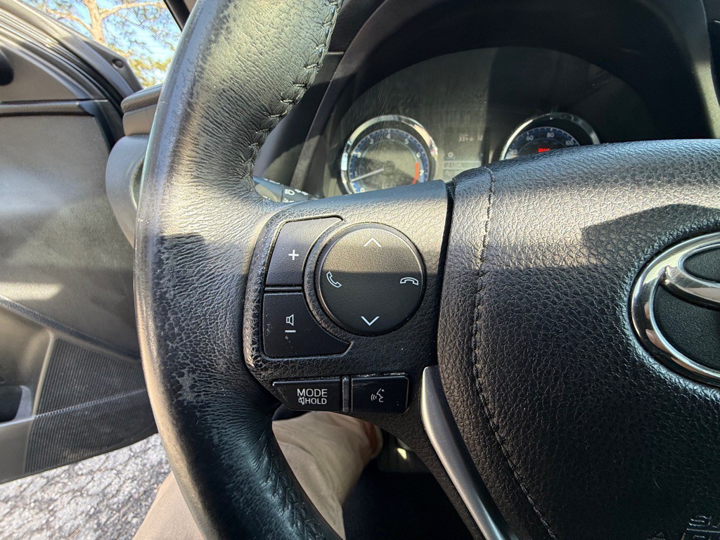 2017 Toyota Corolla Image 21