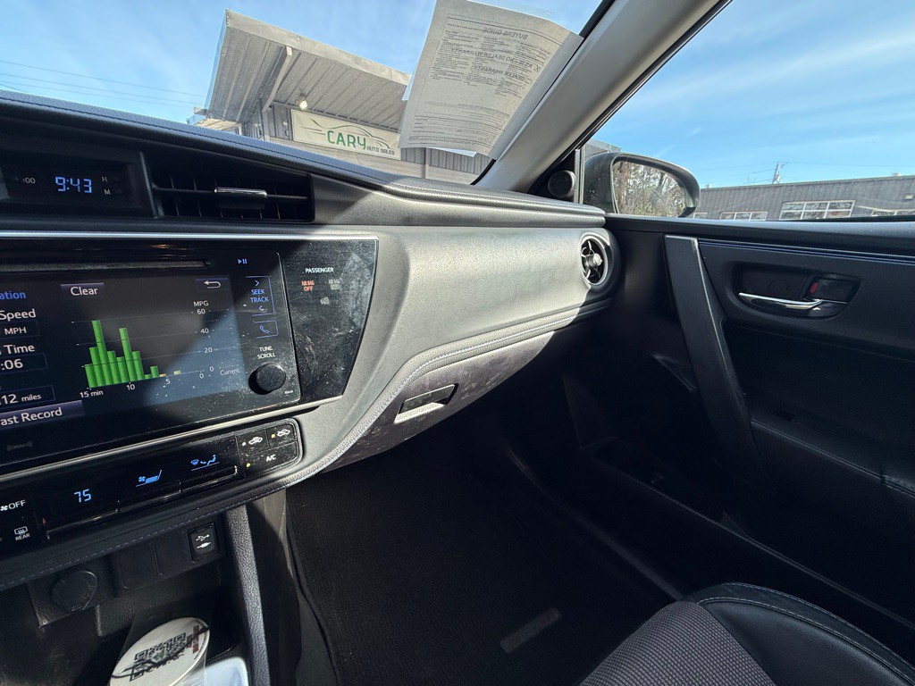 2017 Toyota Corolla Image 25