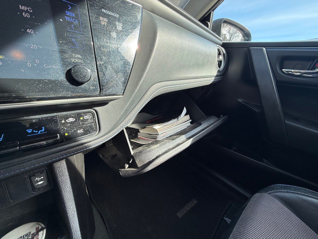 2017 Toyota Corolla Image 26