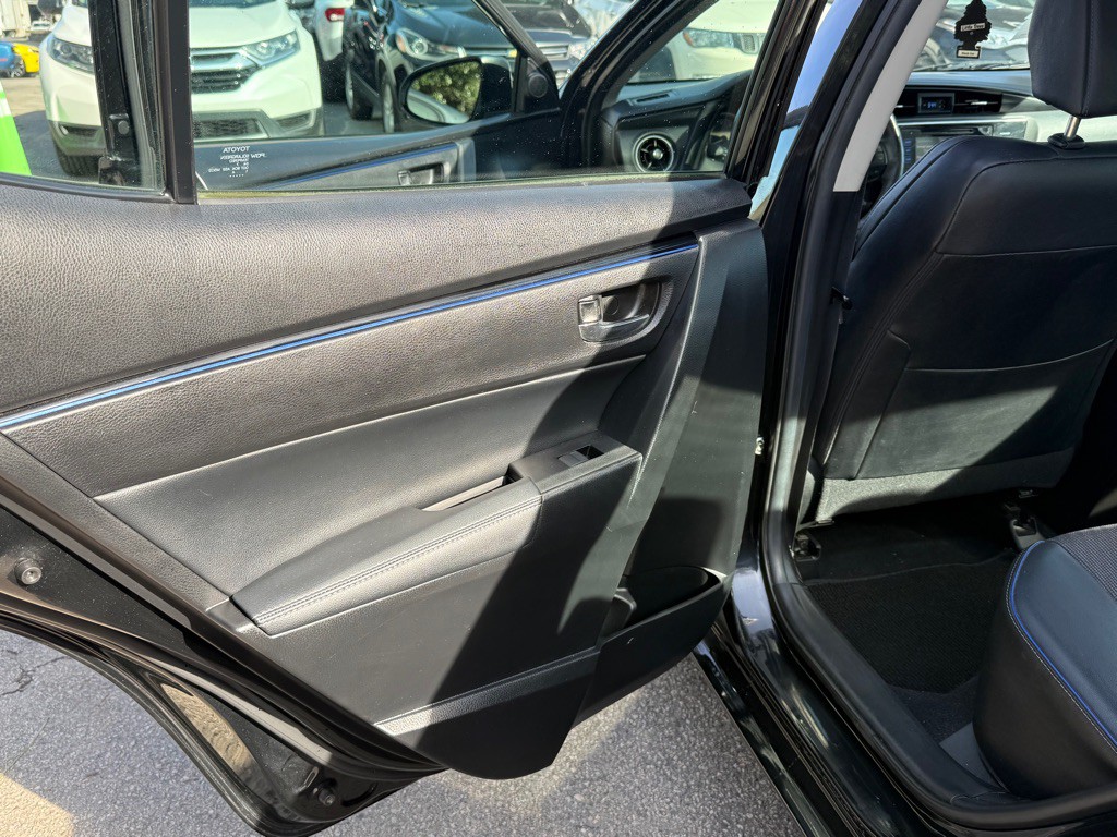 2017 Toyota Corolla Image 29