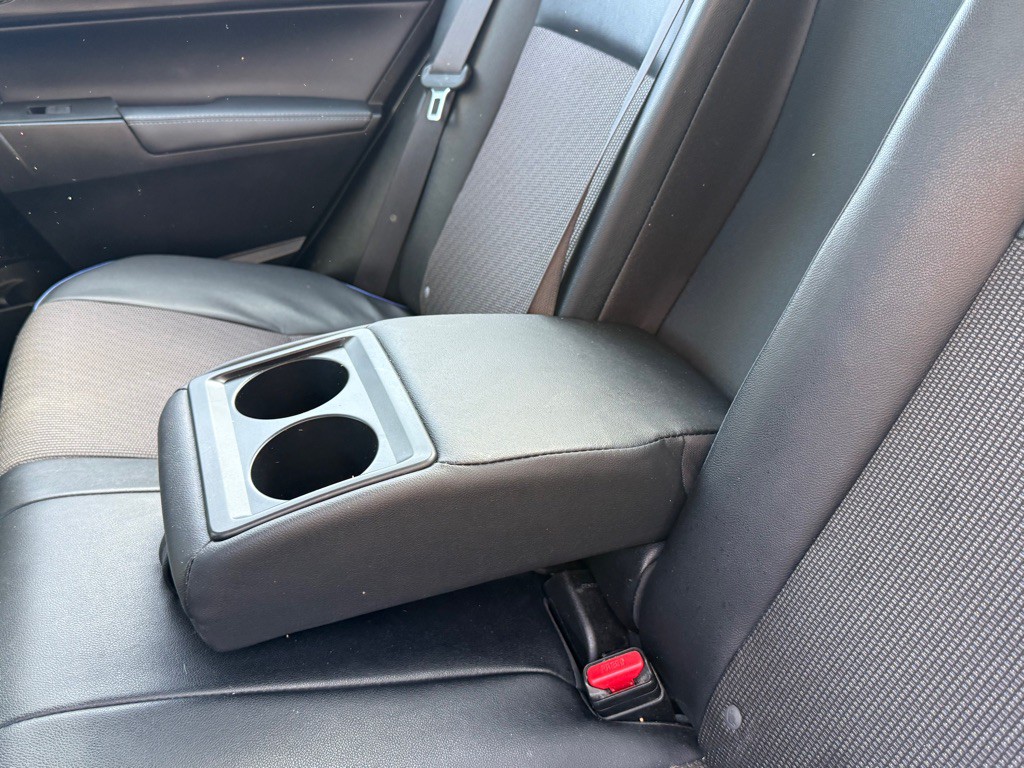 2017 Toyota Corolla Image 31