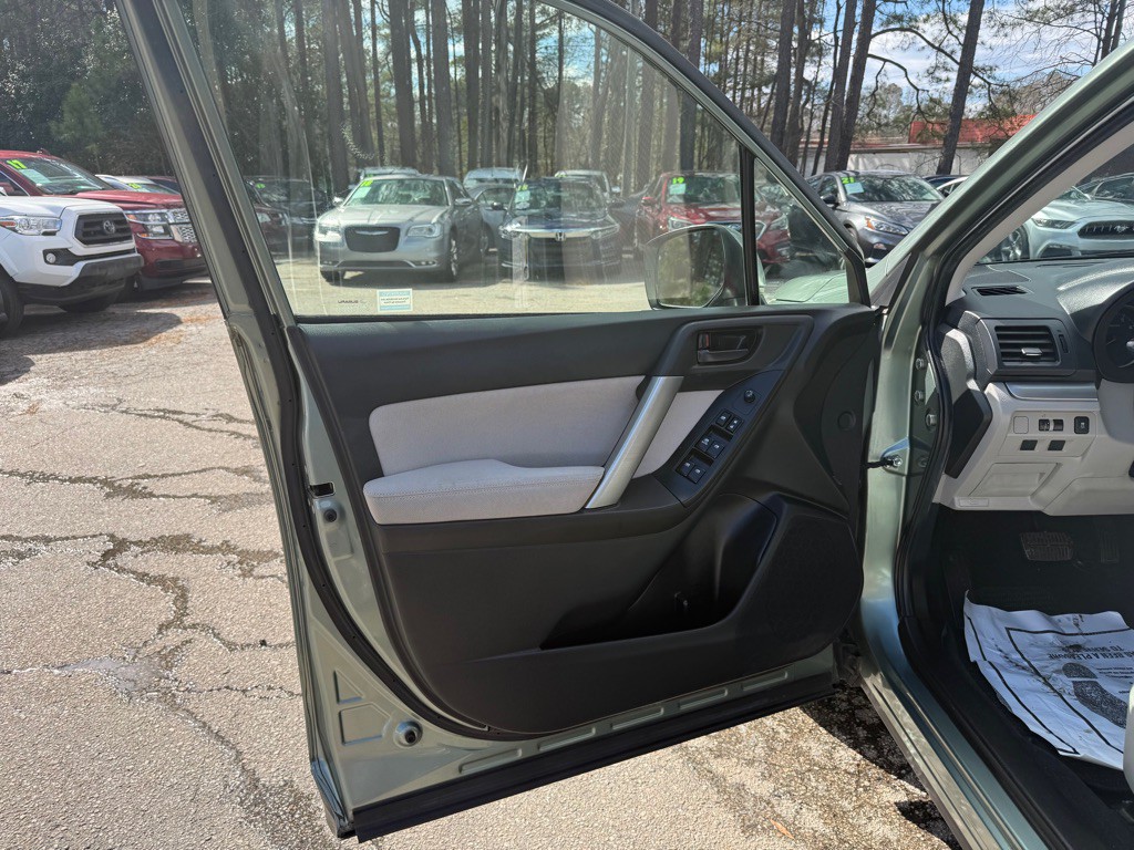 2015 Subaru Forester Image 10