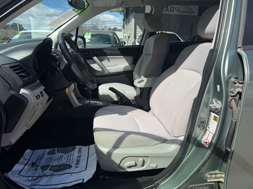 2015 Subaru Forester Image 12