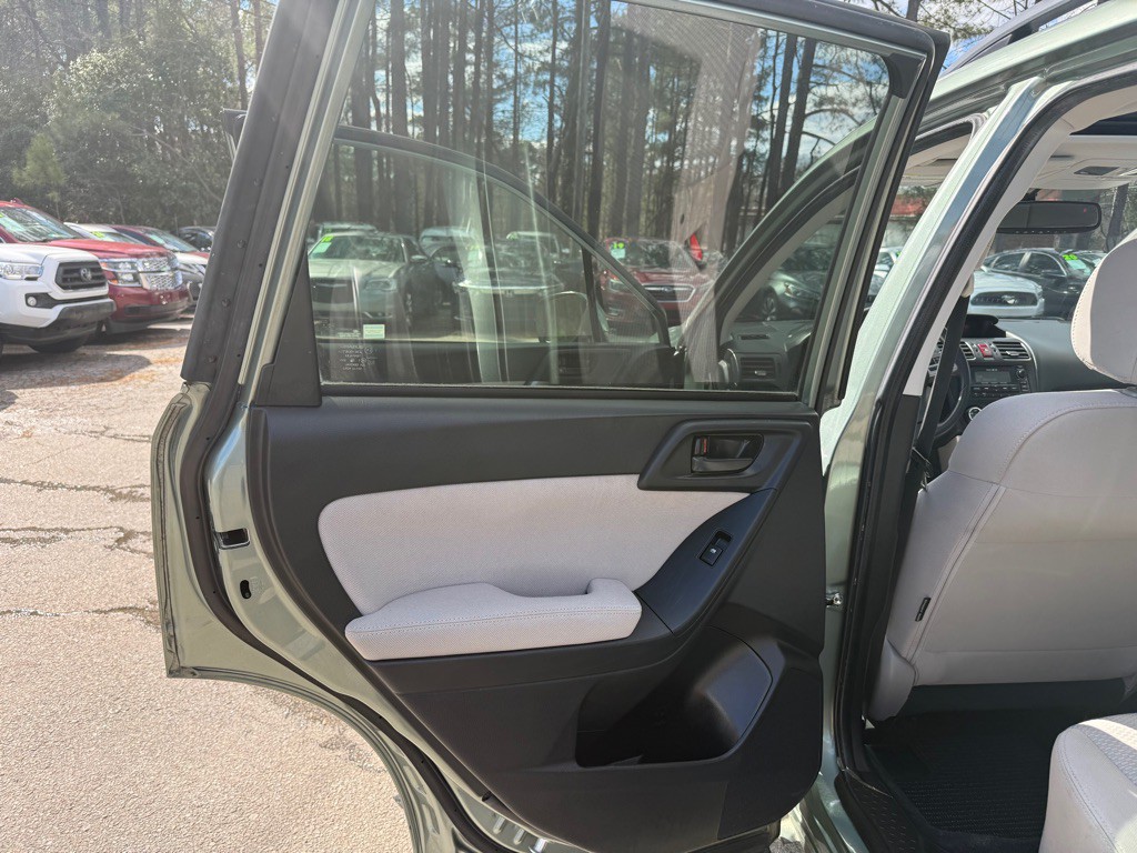 2015 Subaru Forester Image 27