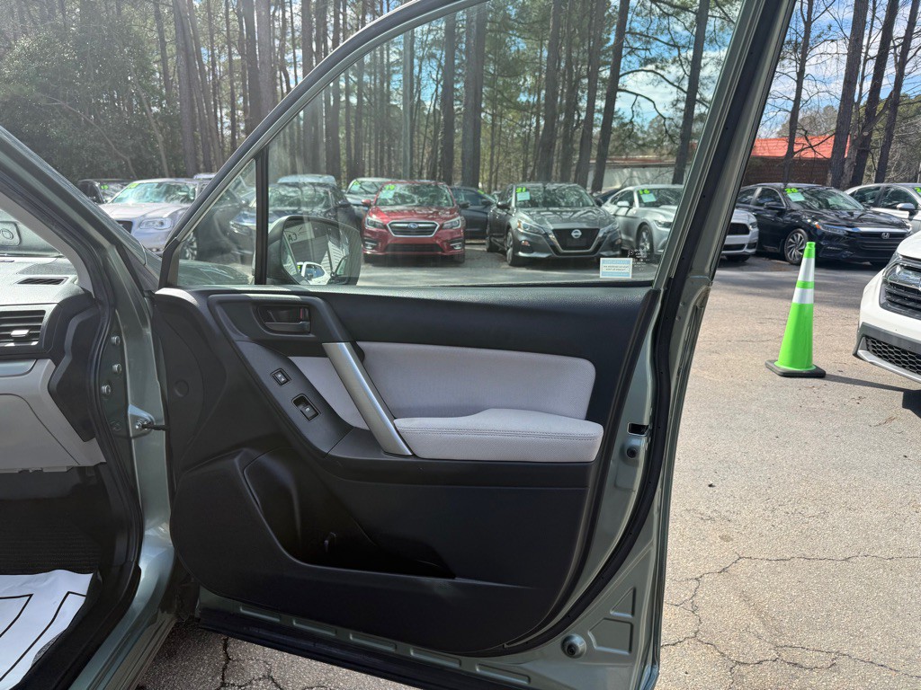 2015 Subaru Forester Image 34