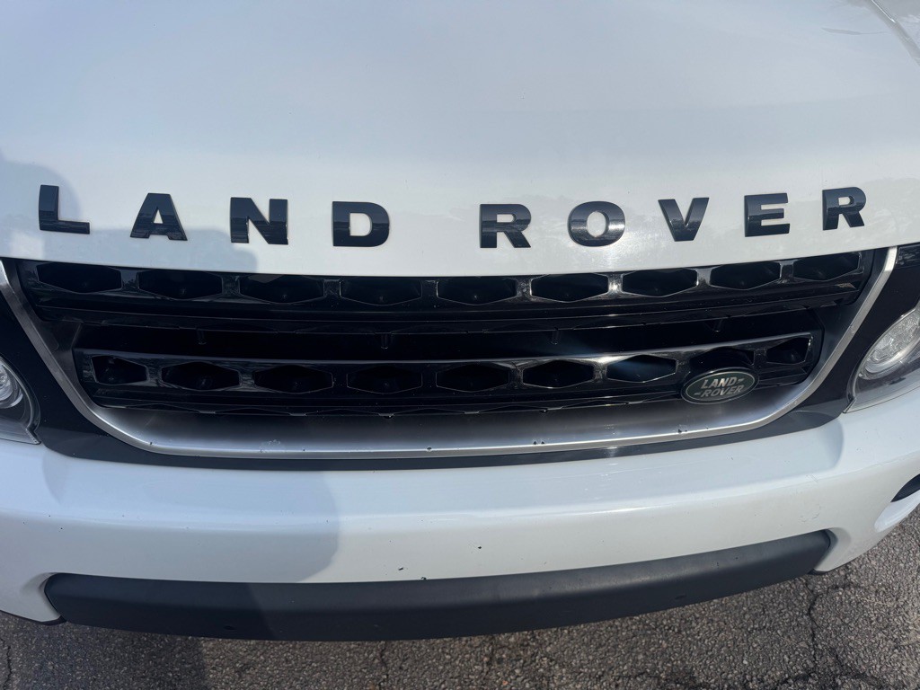 2015 Land Rover LR4 Image 10