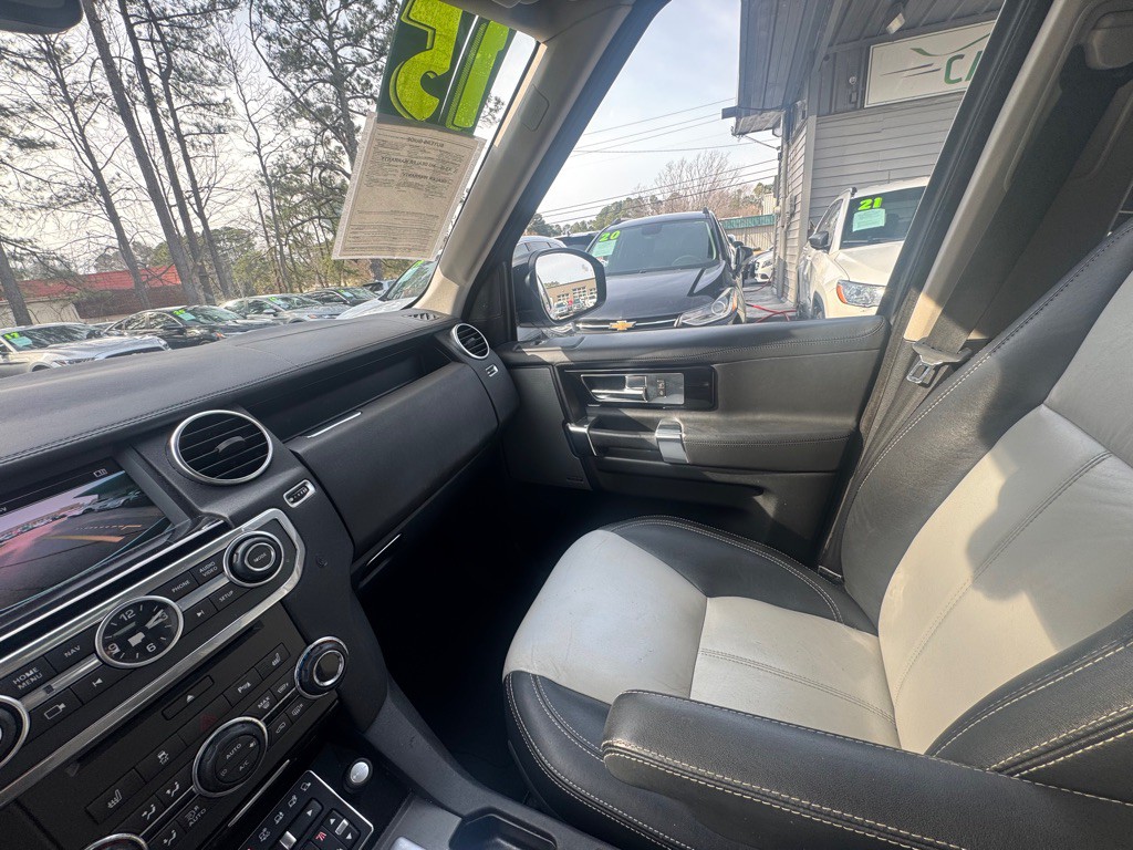 2015 Land Rover LR4 Image 21