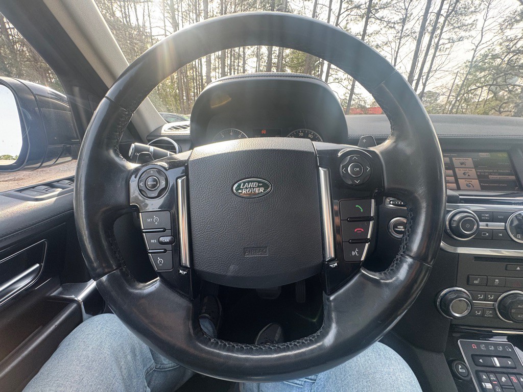 2015 Land Rover LR4 Image 24