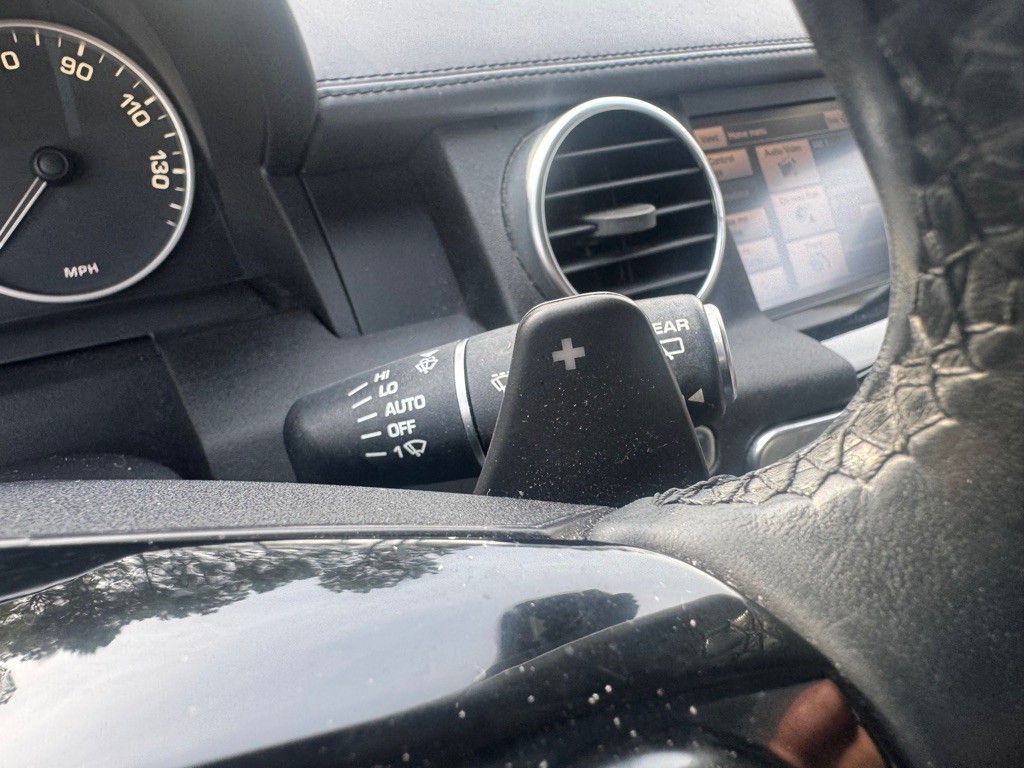 2015 Land Rover LR4 Image 27