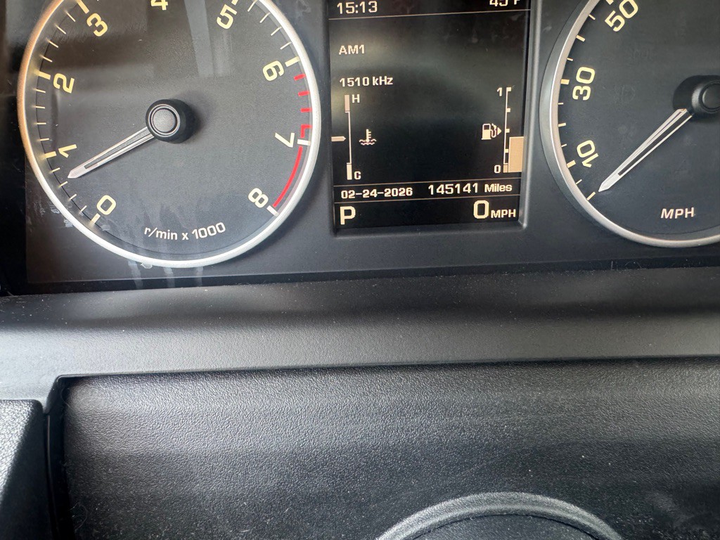 2015 Land Rover LR4 Image 28