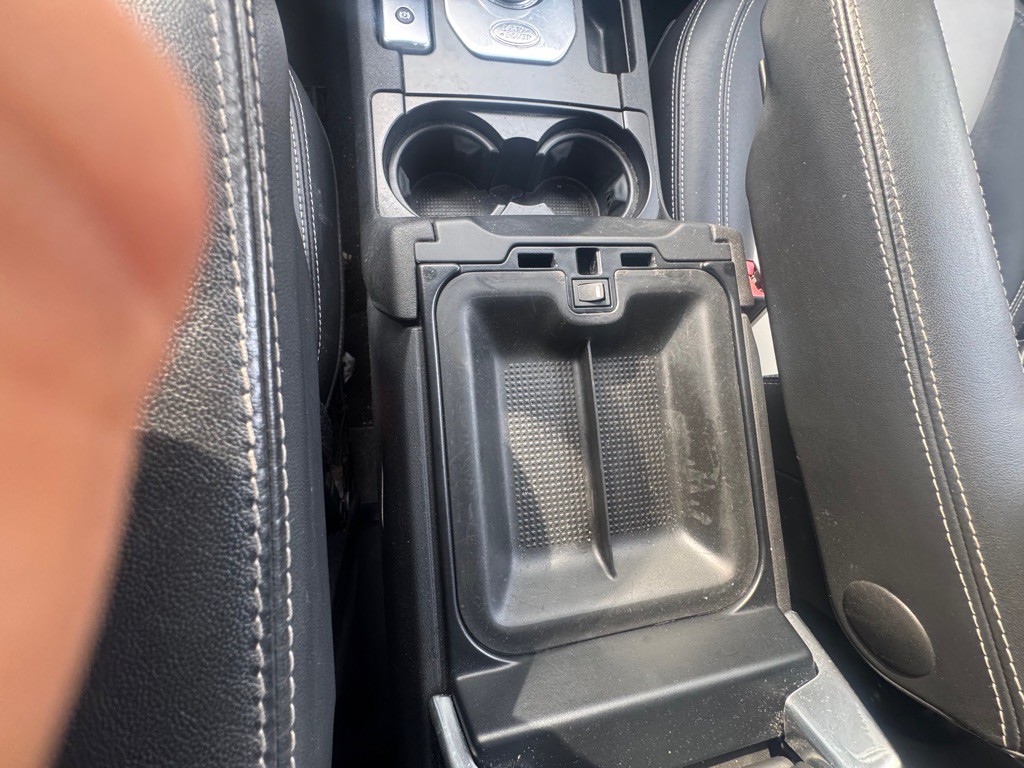 2015 Land Rover LR4 Image 31