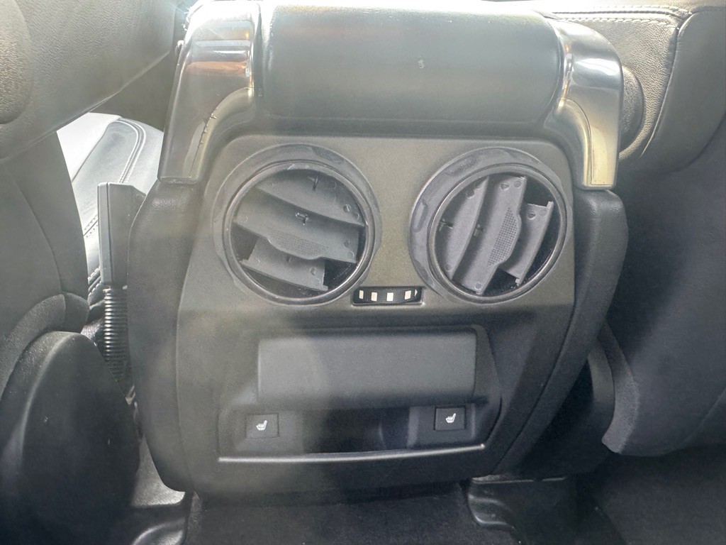 2015 Land Rover LR4 Image 34