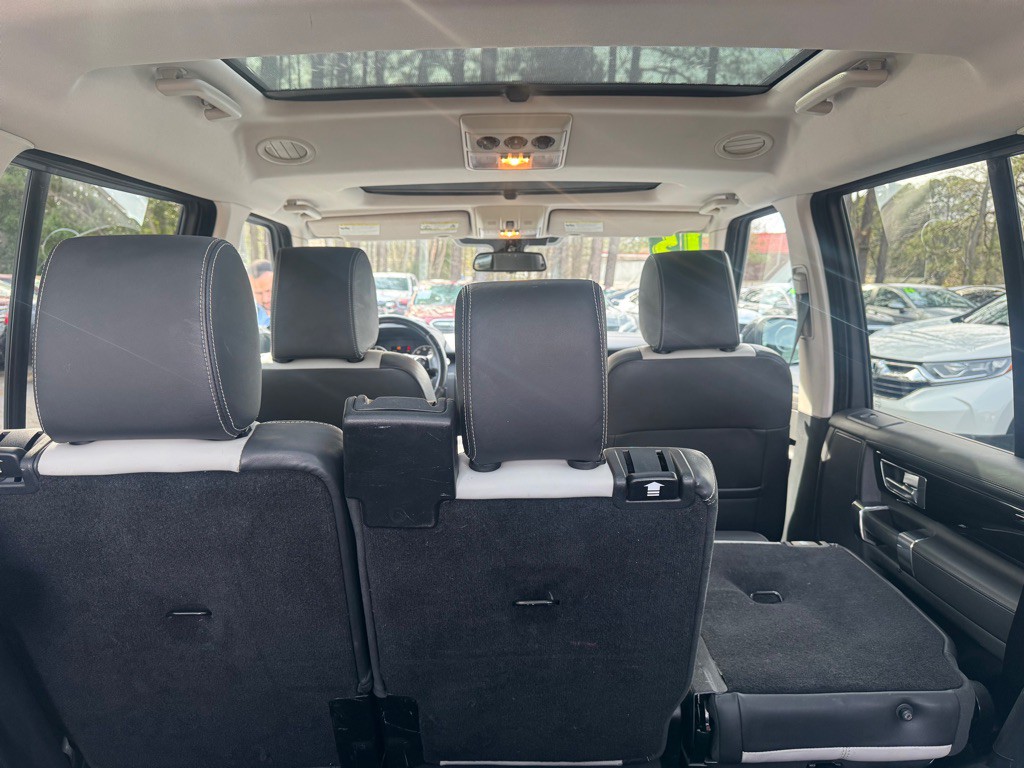 2015 Land Rover LR4 Image 36