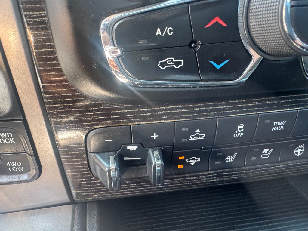 2015 RAM 1500 Image 38