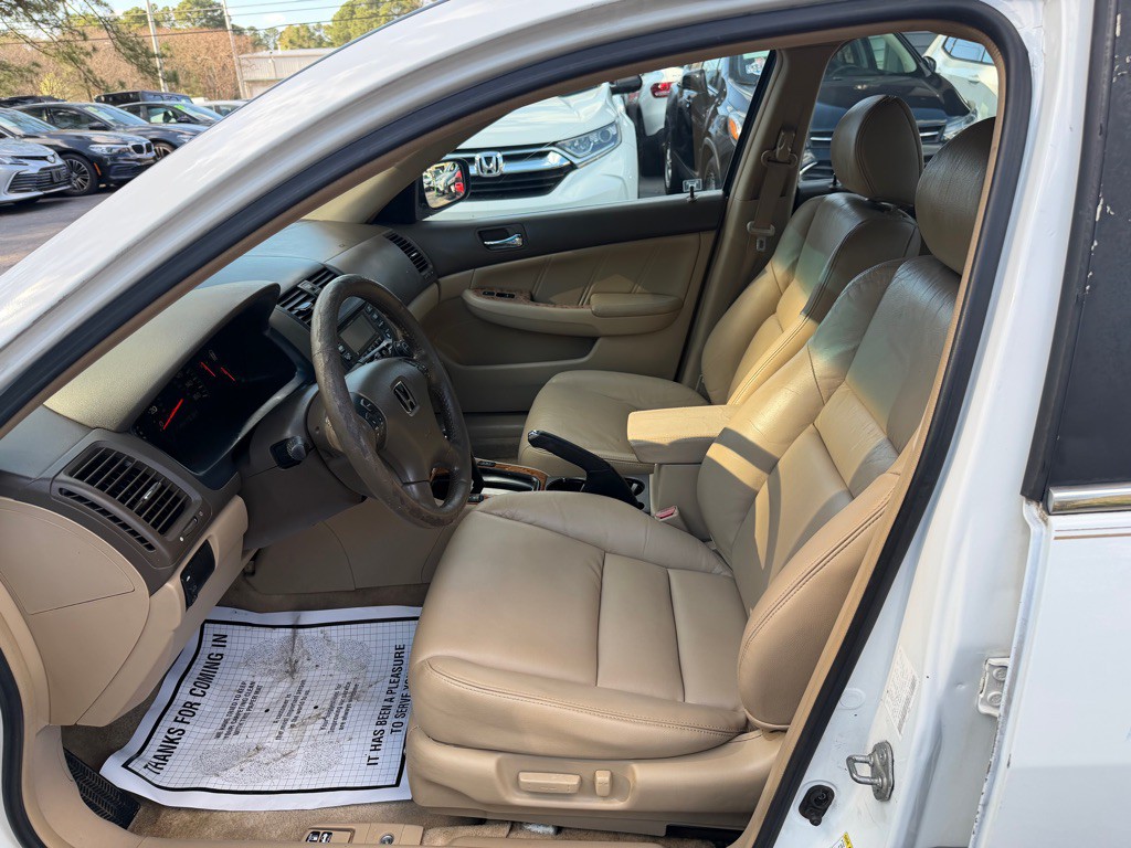 2005 Honda Accord Image 13