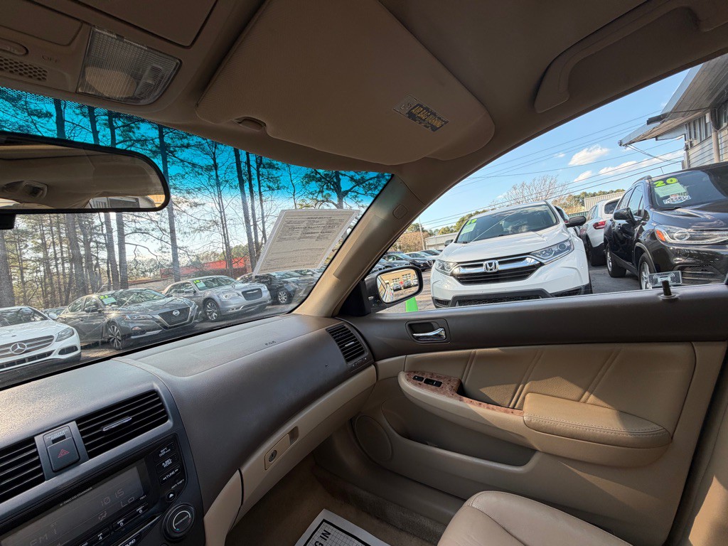 2005 Honda Accord Image 23