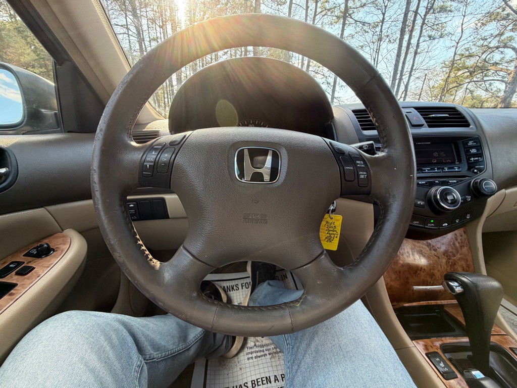 2005 Honda Accord Image 24