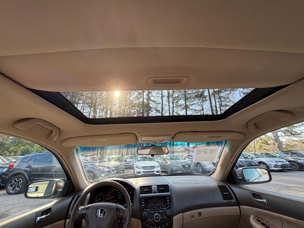 2005 Honda Accord Image 30