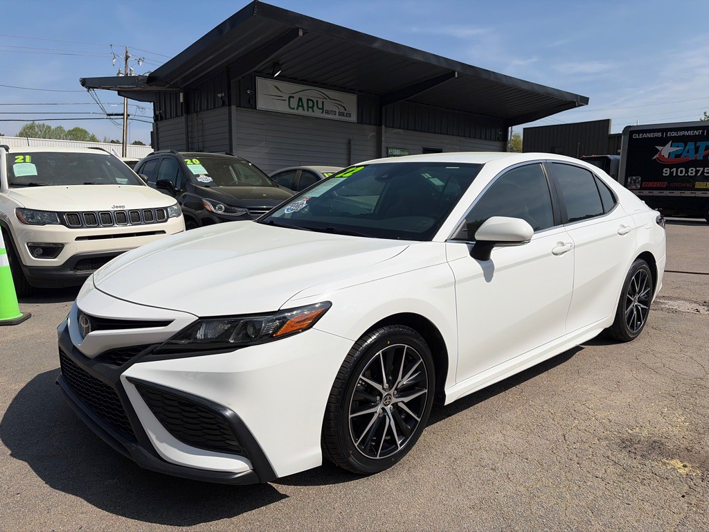 2022 Toyota Camry Image 1