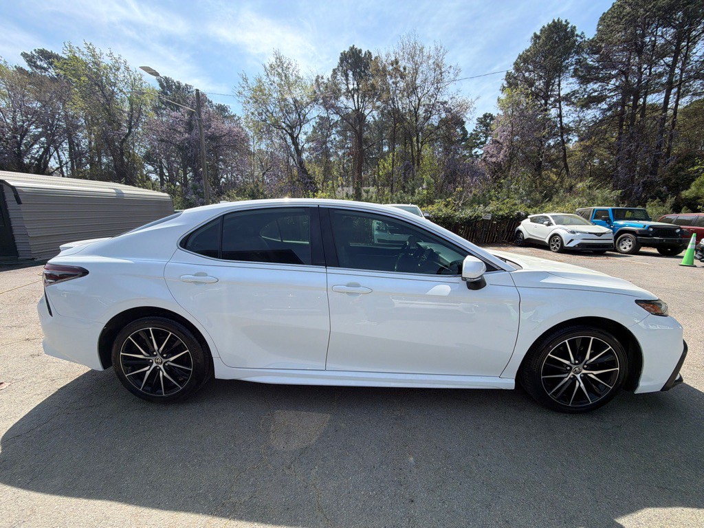 2022 Toyota Camry Image 8