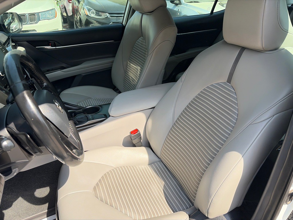 2022 Toyota Camry Image 9